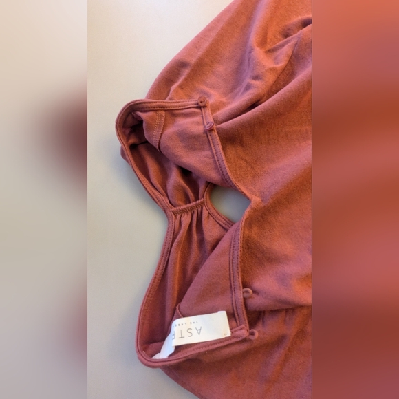 ASTR the Label Stylish Ruched Long Sleeve Bodysuit. Size Small - Picture 11 of 16